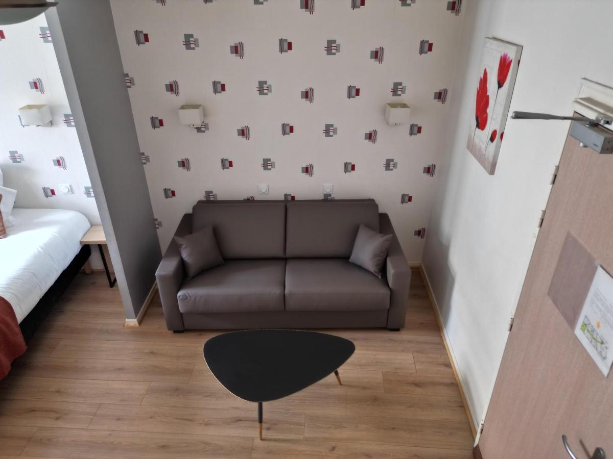 Contact Hotel Les Platanes Villeneuve Sur Lot Centre Esterno foto