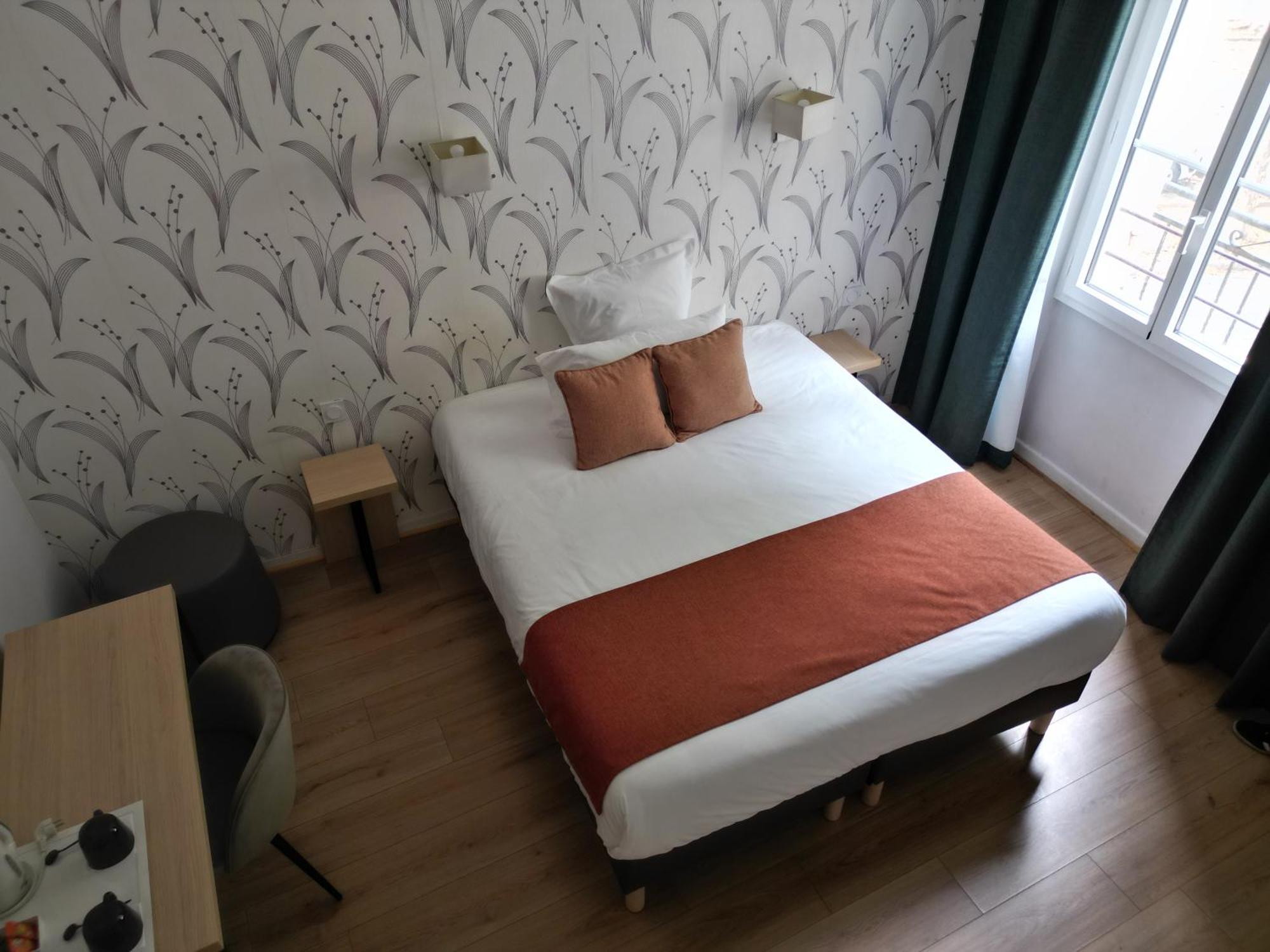 Contact Hotel Les Platanes Villeneuve Sur Lot Centre Esterno foto