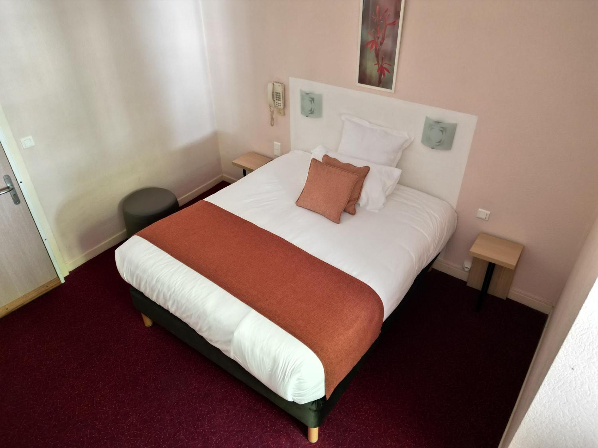 Contact Hotel Les Platanes Villeneuve Sur Lot Centre Esterno foto