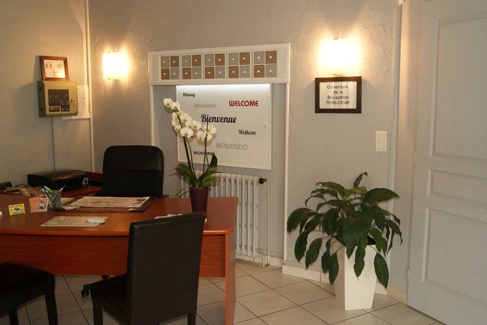 Contact Hotel Les Platanes Villeneuve Sur Lot Centre Esterno foto